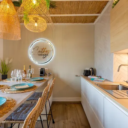 Lit Rond Tres Grand Et Confortable - Garage Possible Ou Parking Gratuit Rue - Gare 2 Min Et 4 Min En Tram - Ciel Etoile - Netflix Videoprojecteur - Luxe Et Evasion Appartement Strasbourg