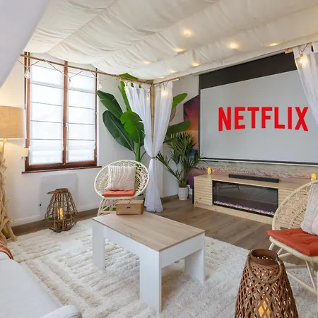 Lit Rond Tres Grand Et Confortable - Garage Possible Ou Parking Gratuit Rue - Gare 2 Min Et 4 Min En Tram - Ciel Etoile - Netflix Videoprojecteur - Luxe Et Evasion * Strasbourg
